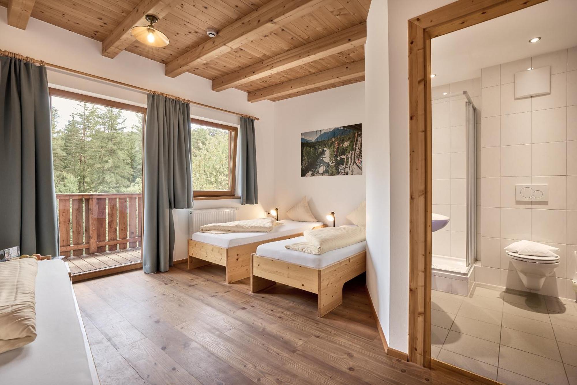 Triple Room Access to Water Area